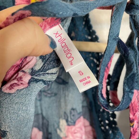 XHILARATION Dark Floral Blue Pink V Neck Lace Trim Romper Cover Up Dress Small - Picture 3 of 4